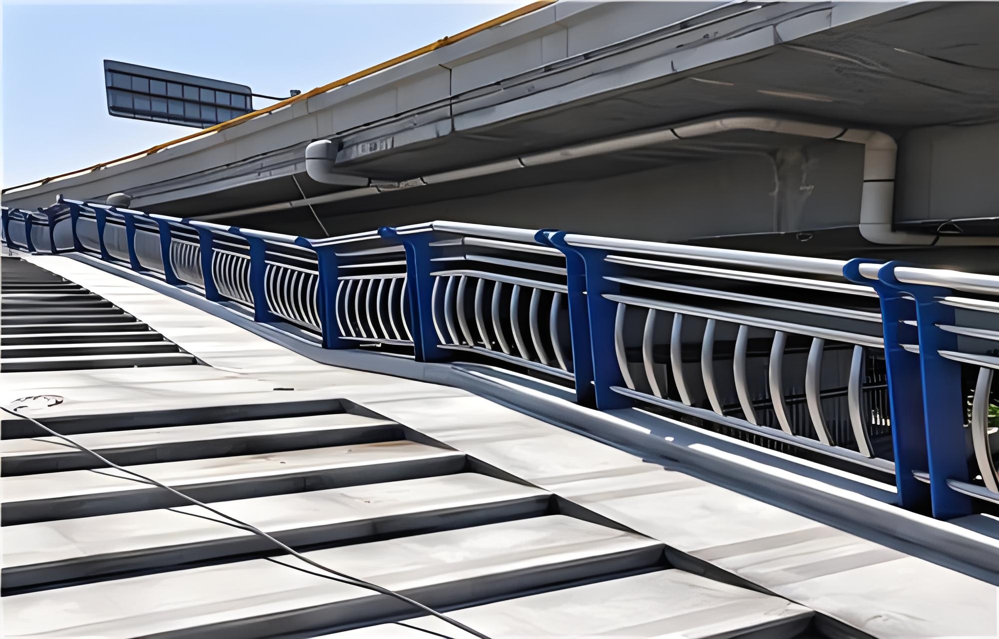 绥化不锈钢桥梁护栏维护方案：确保安全，延长使用寿命