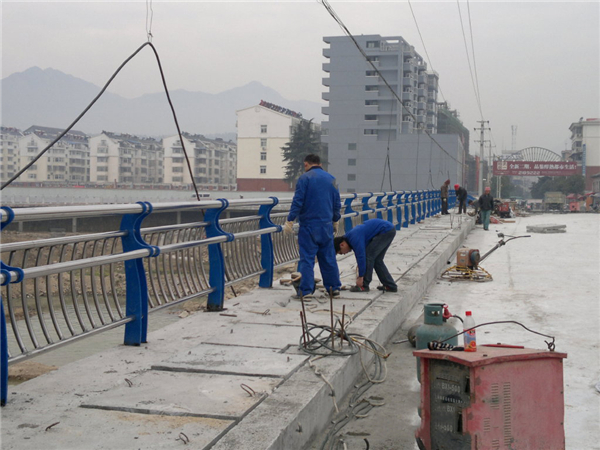 绥化不锈钢复合管护栏常见问题及解决方案